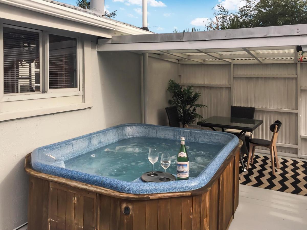 Richard & Jill'S City House Villa นิวพลีมัธ ภายนอก รูปภาพ